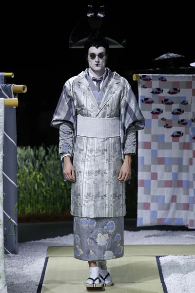 Look 32